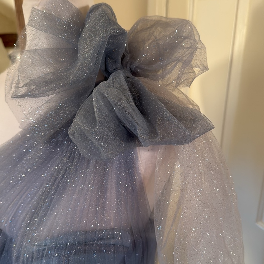 MAC DUGGAL
Blue Glitter One-Shoulder Ombre Gown with Bow - Picture 6 of 15